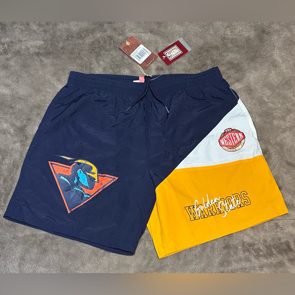 NWT - Mitchell & Ness Golden State Warriors Vintage Woven Shorts, Size - L